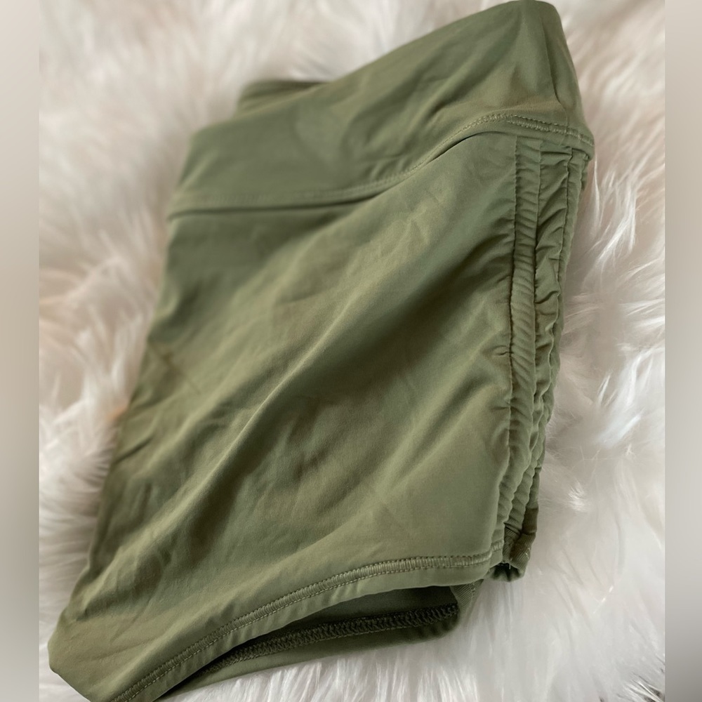 ATHLETA SAND SPRINT SWIM SHORT IN EUCALYPTUS OLIVE NWT - Picture 4 of 5